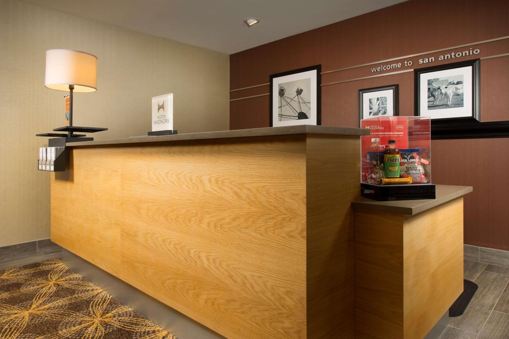 Hampton Inn & Suites San Antonio Northwest/Medical Center Экстерьер фото